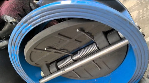 對夾式止回閥出口